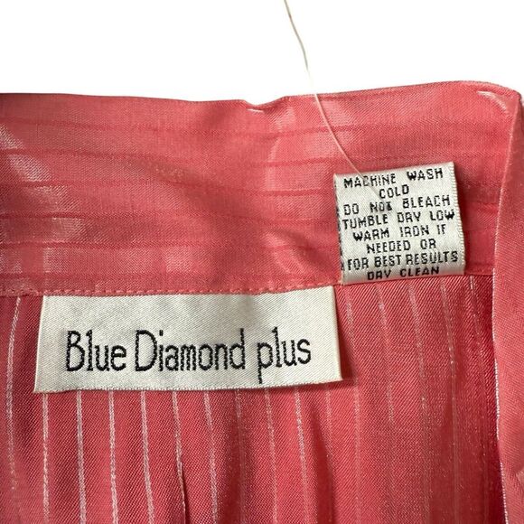 VTG Women's Blue Diamond‎ Plus Short Sleeve Button-Down Blouse in Pink, Size 1X - Picture 7 of 8
